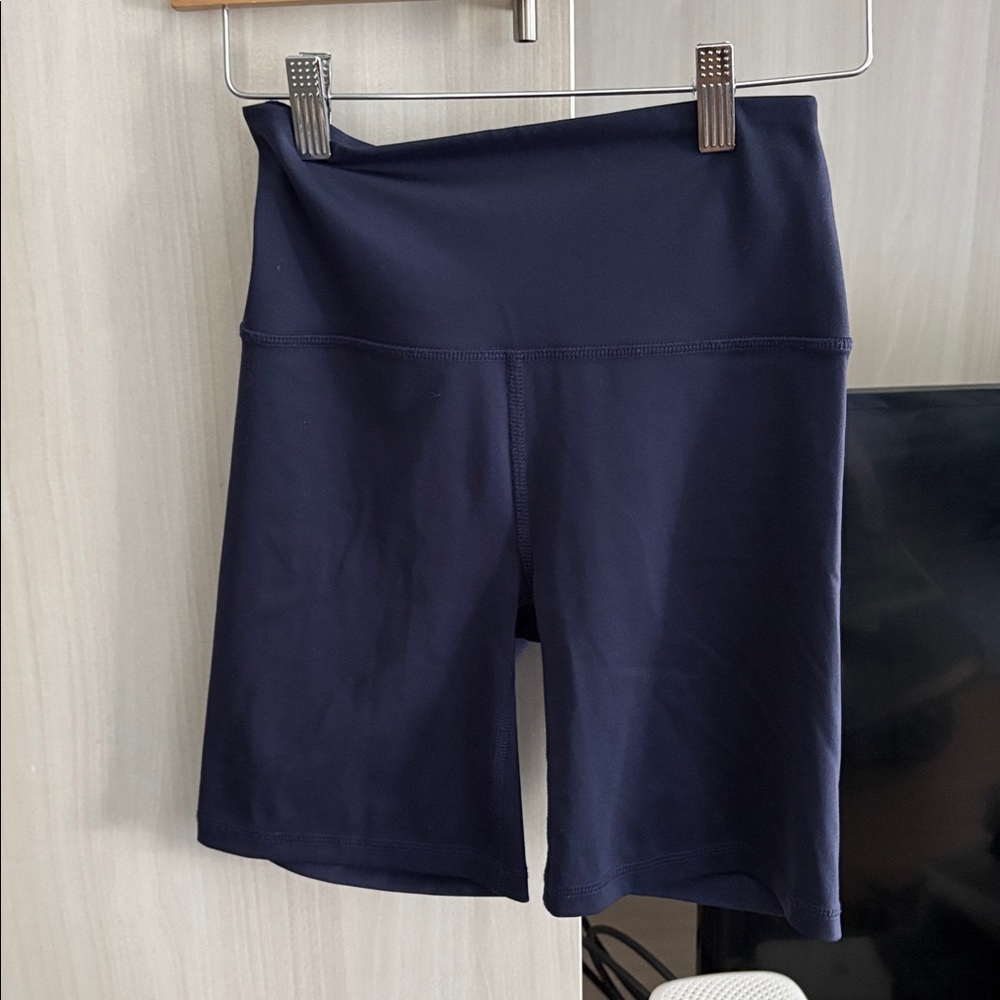 Reformation | Carsen Eco Move 3" Biker Shorts - Picture 2 of 4